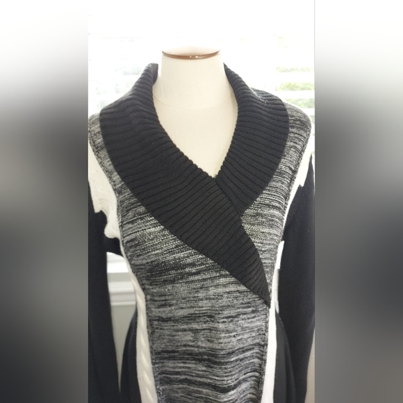 Calvin Klein Black/White Collared Long Sleeve Sweater Dress NWT - Picture 2 of 7